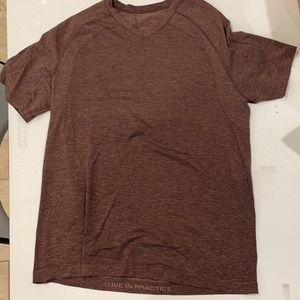 Men’s lululemon metal vent tech V neck 2.0